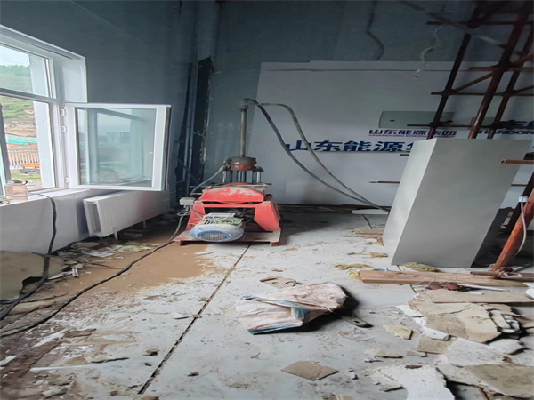 沔城回族镇地基基础下沉墙体裂缝加固注浆顶升施工